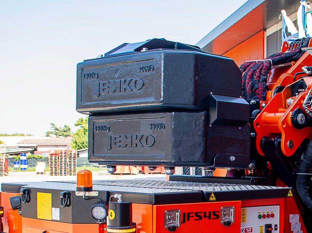 Self removable counterweight