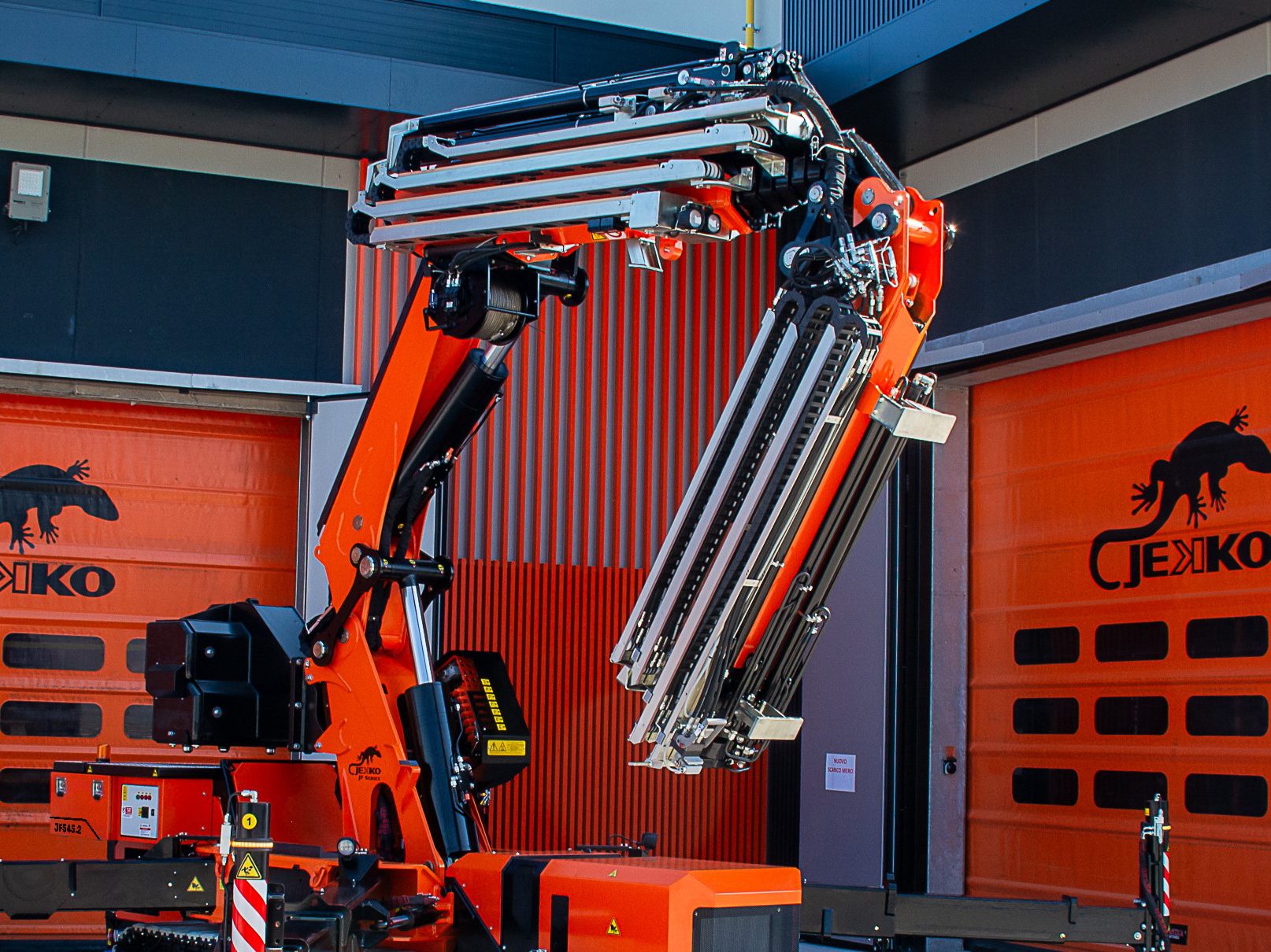 3 boom articulations