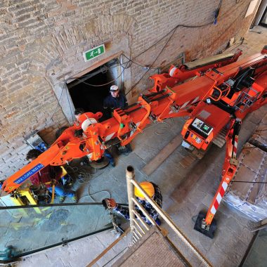 
												Industry:Glass pane handling												